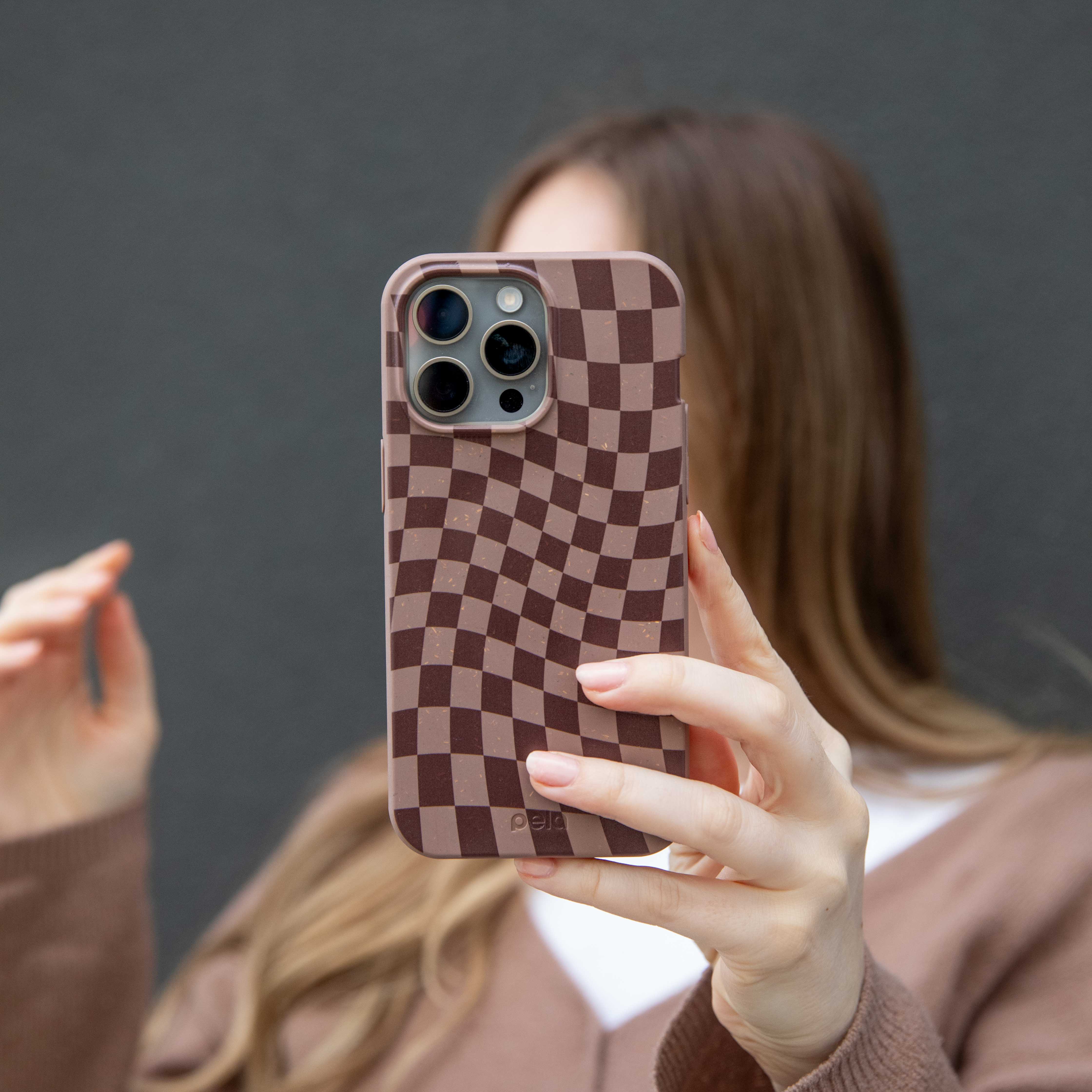 Chocolate Brown Cafe Check Samsung Galaxy S22 Case - Image 6