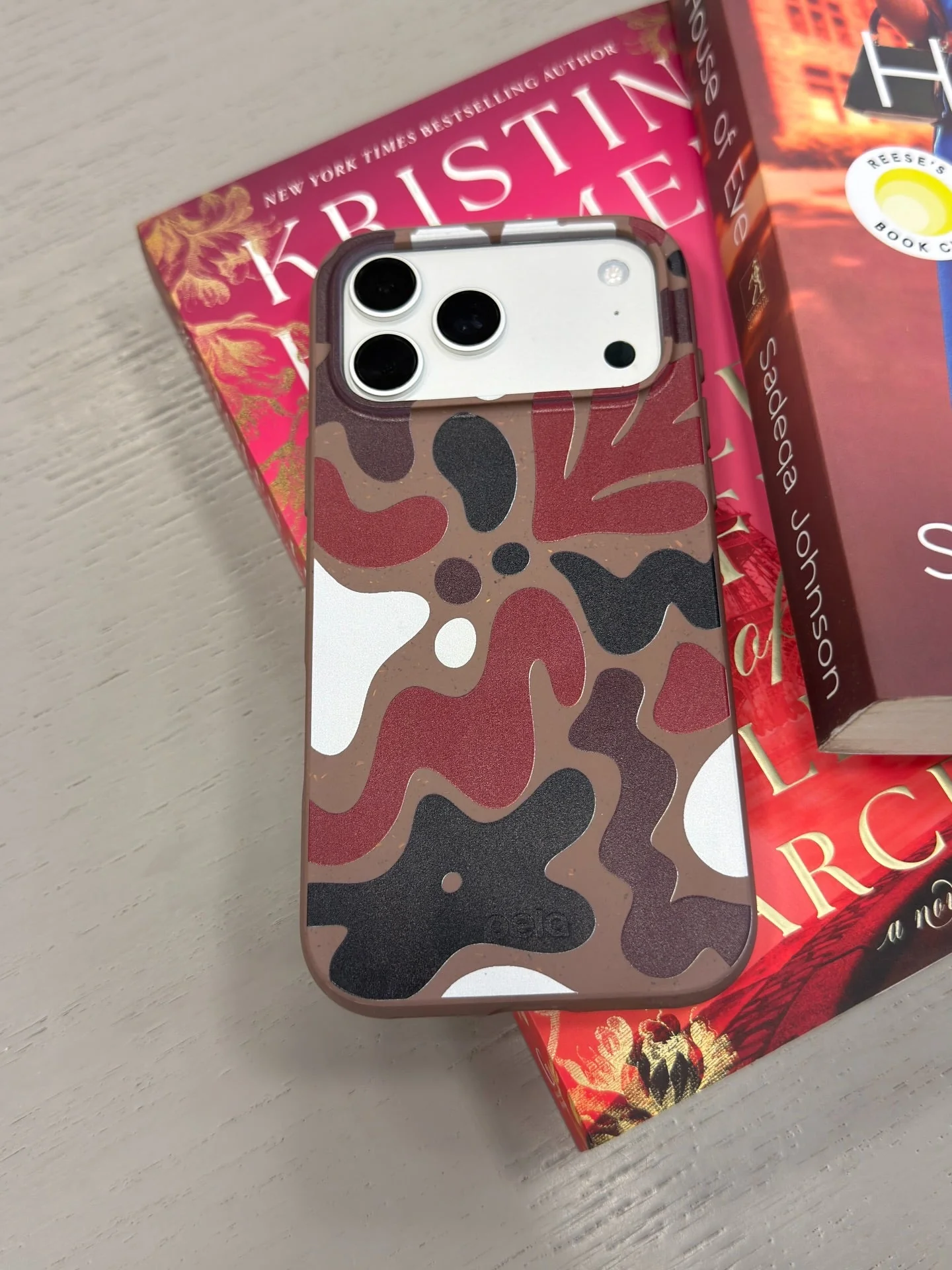 Chocolate Brown Earthy Curves iPhone 16e/17e Case - Image 2