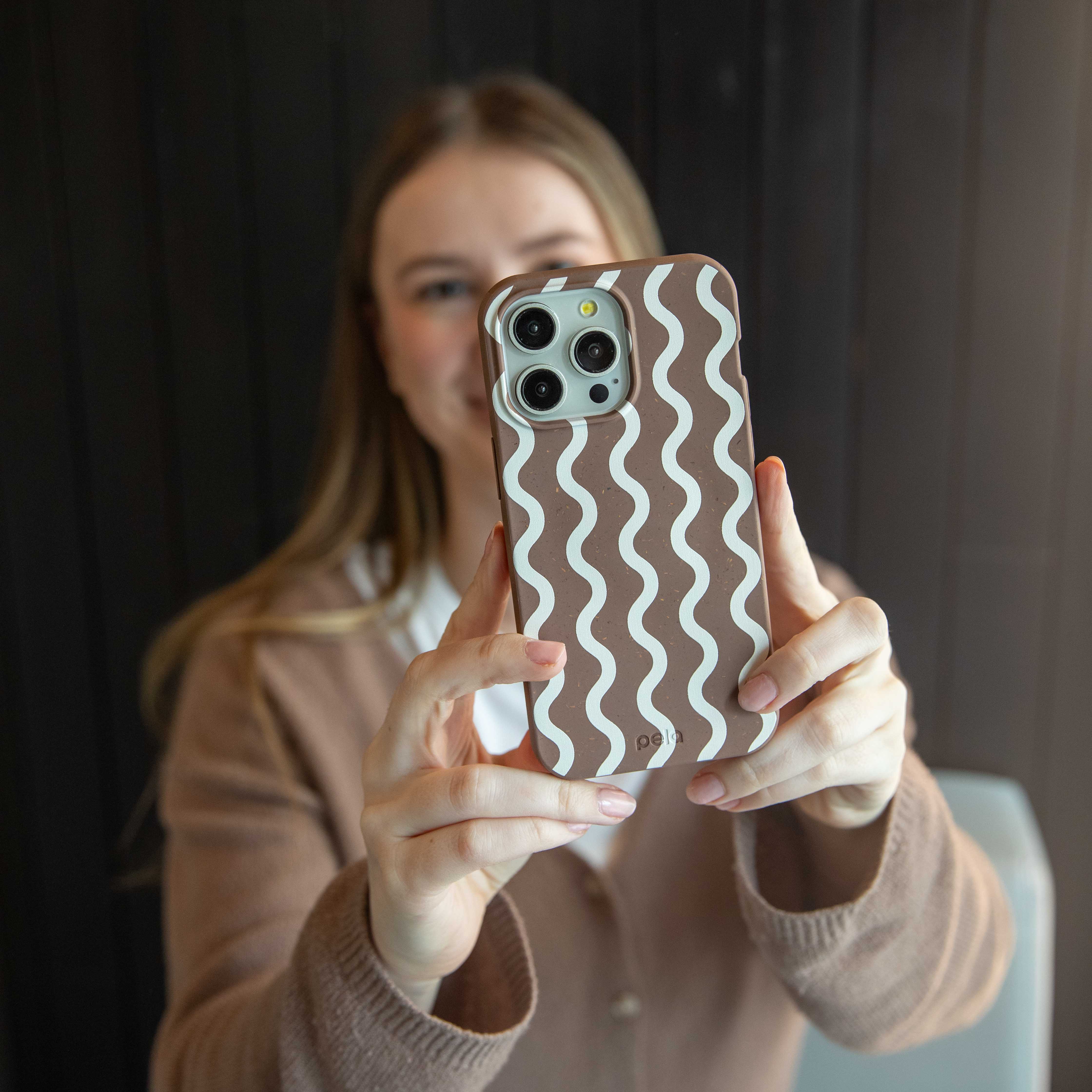 Chocolate Brown Latte Waves Google Pixel 8 Case - Image 2
