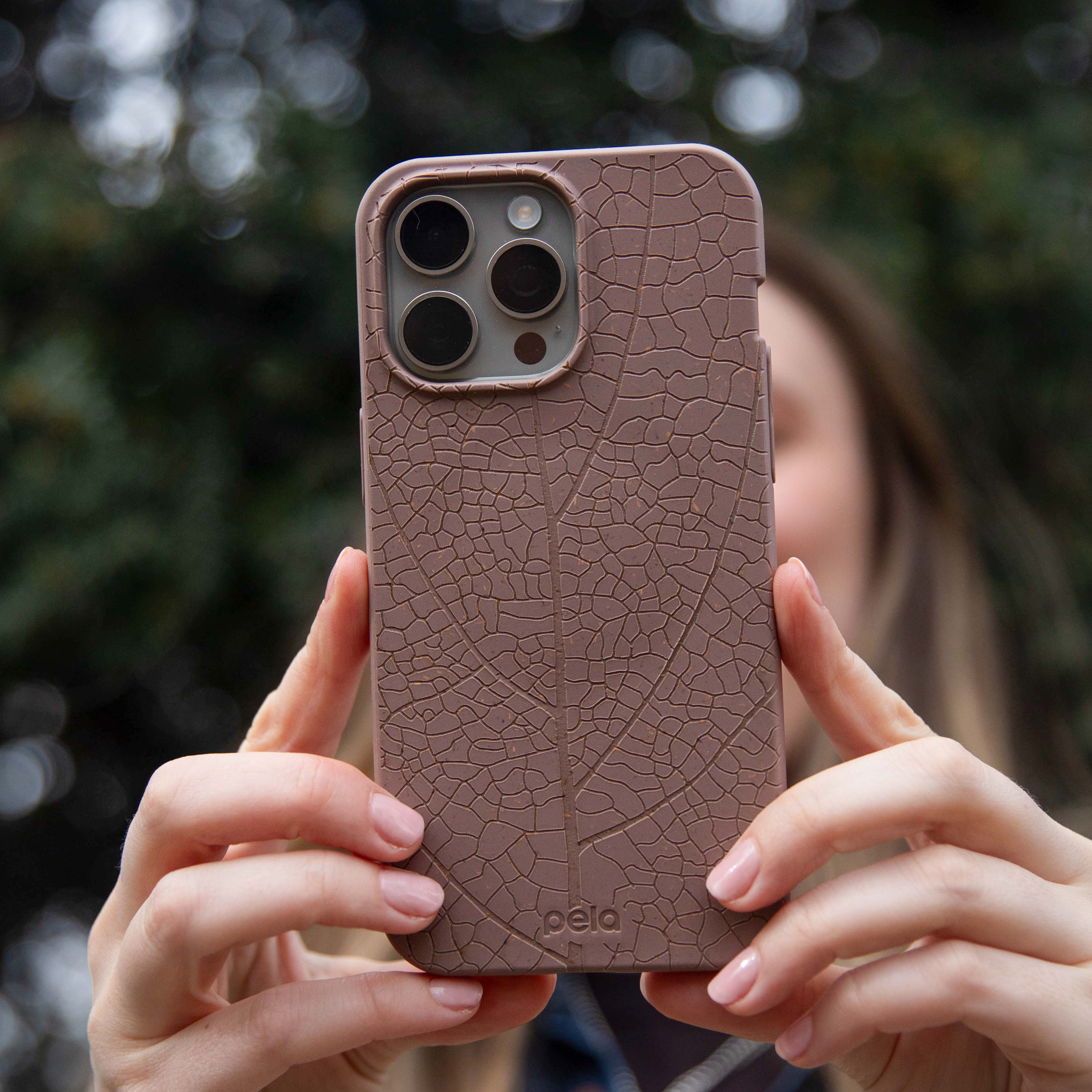 Chocolate Brown Leaf Veins iPhone 6/6s/7/8/SE Case - Image 2