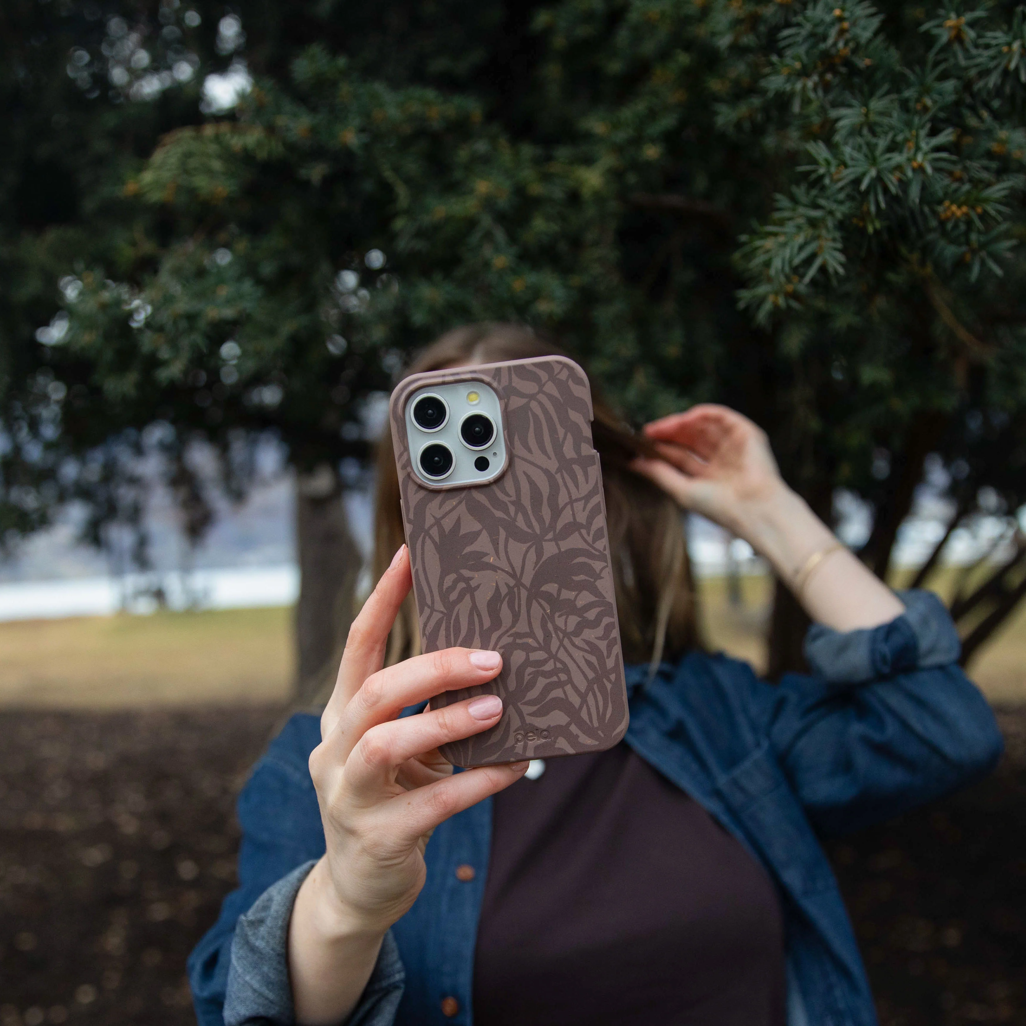 Chocolate Brown Rustic Leaves Google Pixel 9/9 Pro Case - Image 6