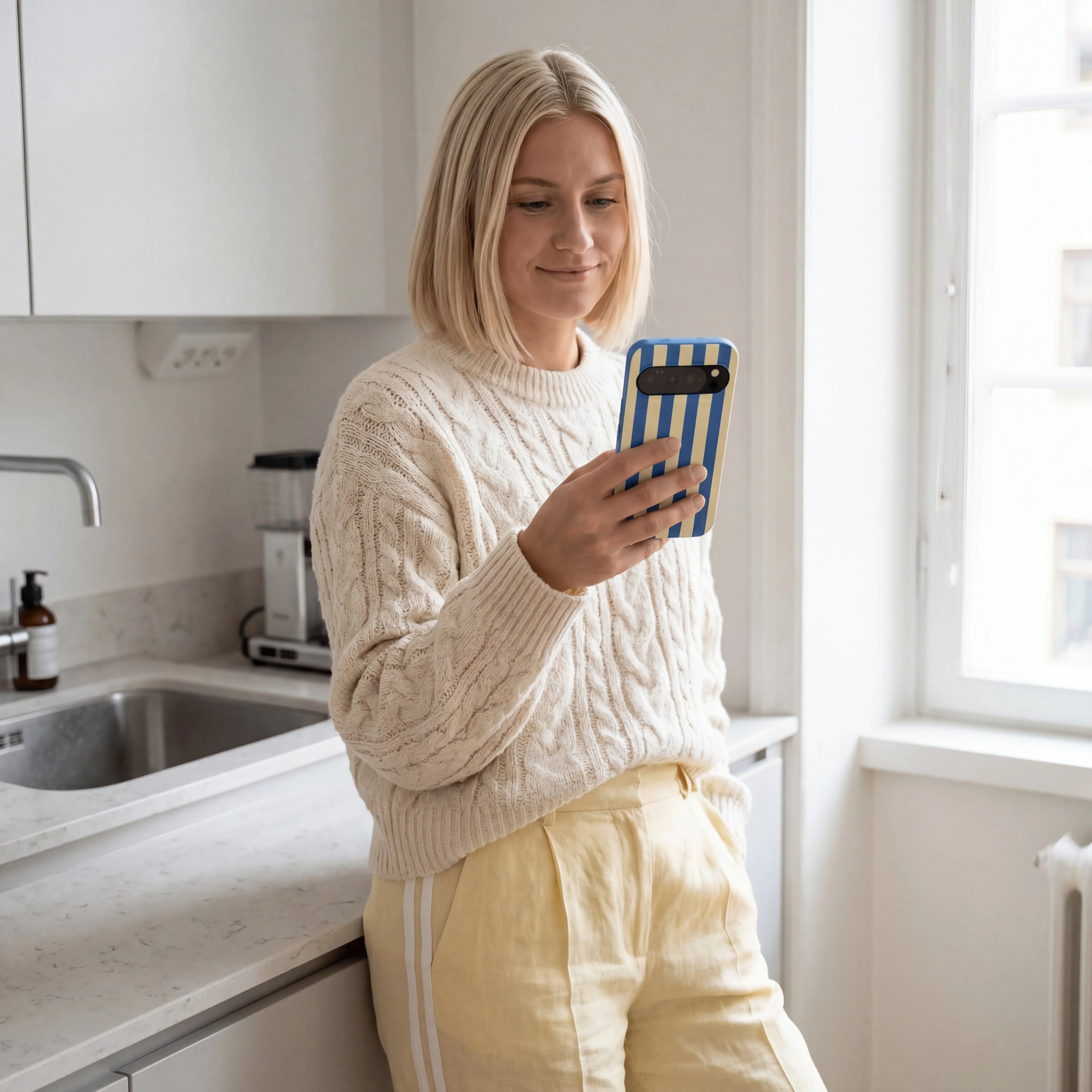 Electric Blue Butter Stripes Google Pixel 7 Pro Case - Image 2