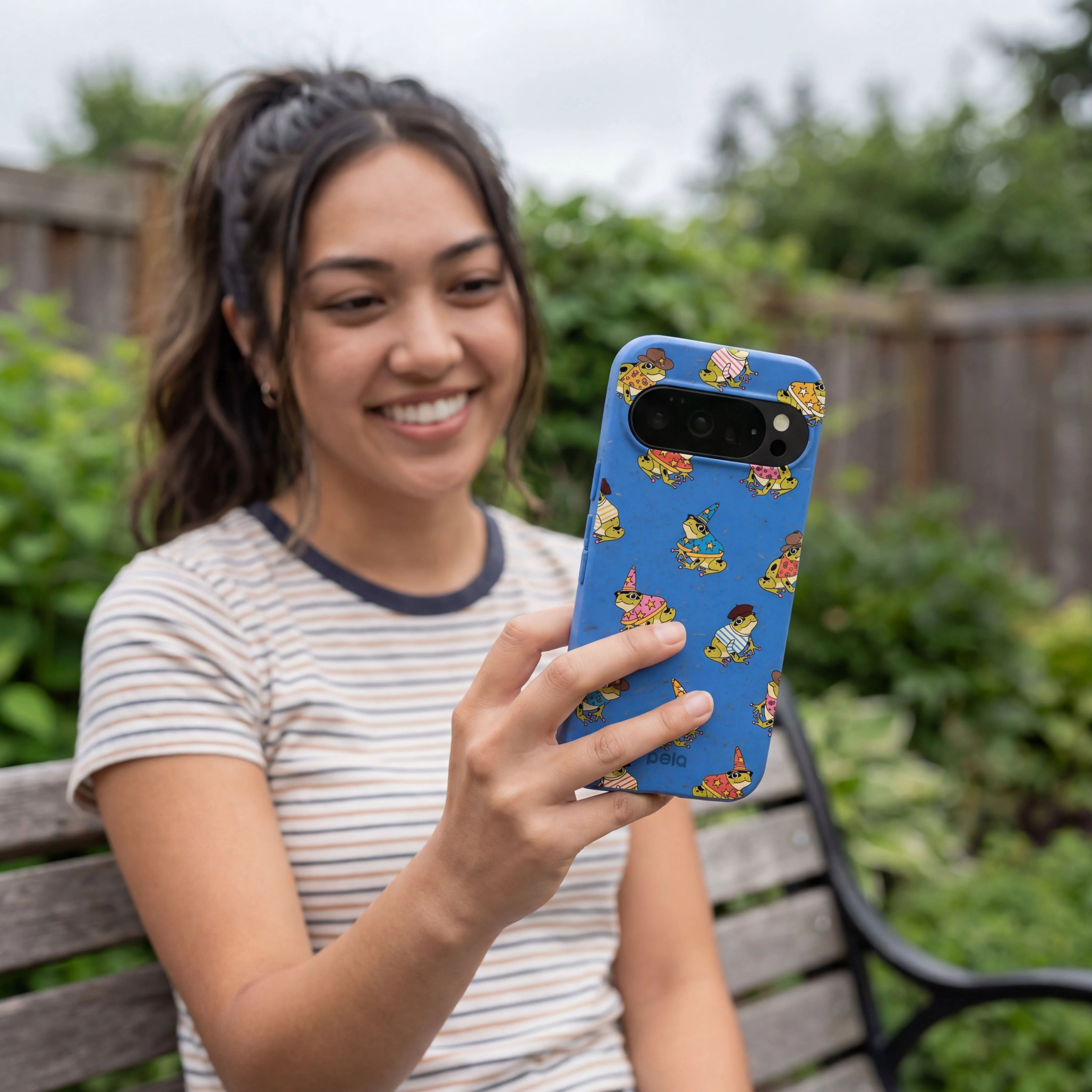 Electric Blue Fancy Frogs Google Pixel 10/10 Pro Case - Image 2