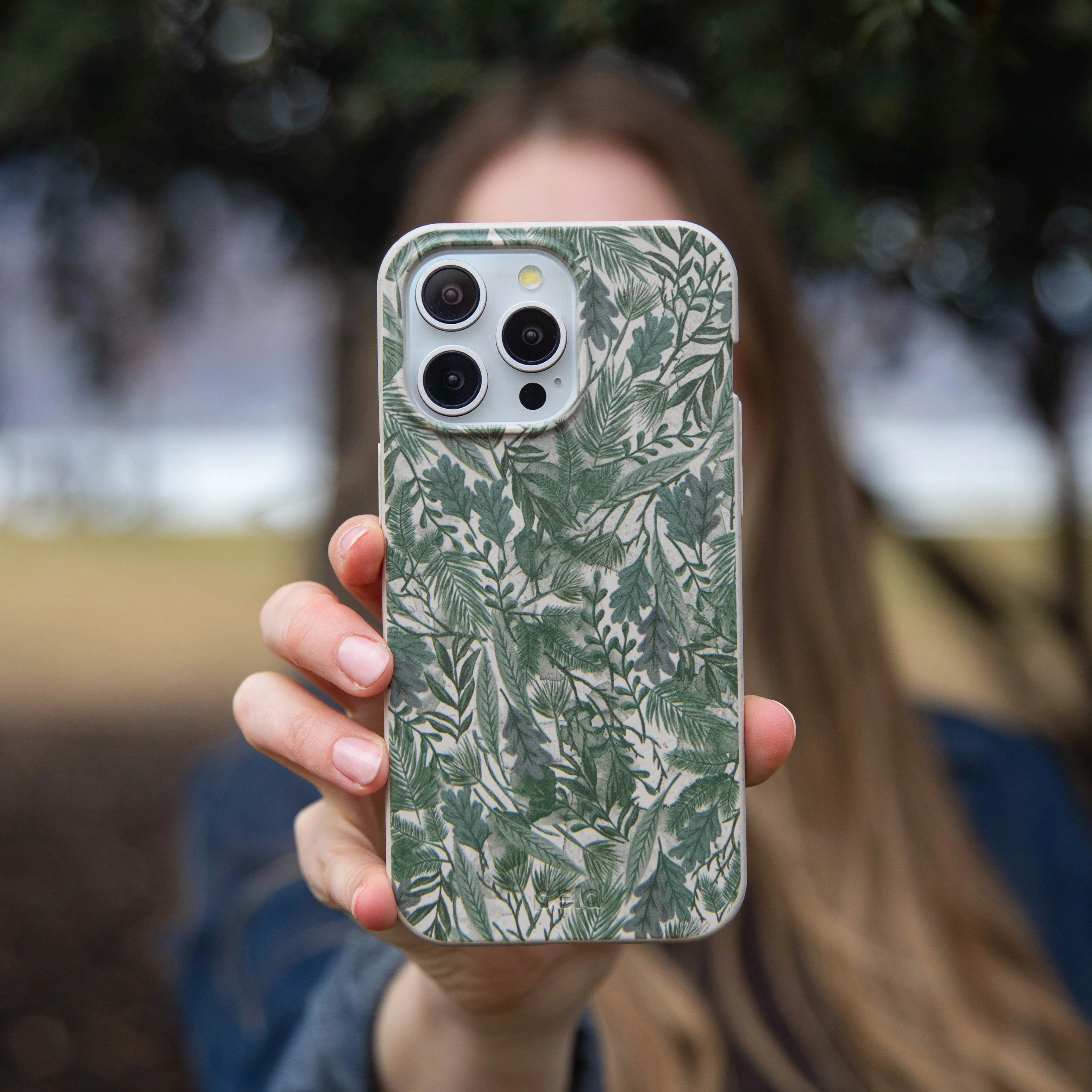 London Fog Leaf Camo Google Pixel 7 Case - Image 2