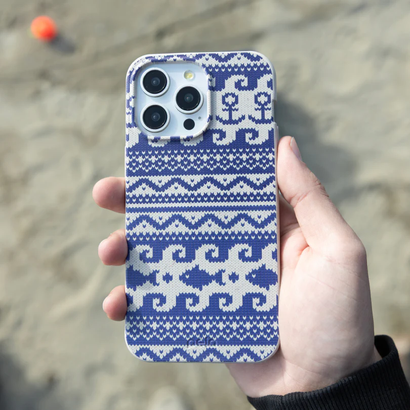 London Fog Ocean Knit iPhone 11 Case - Image 2
