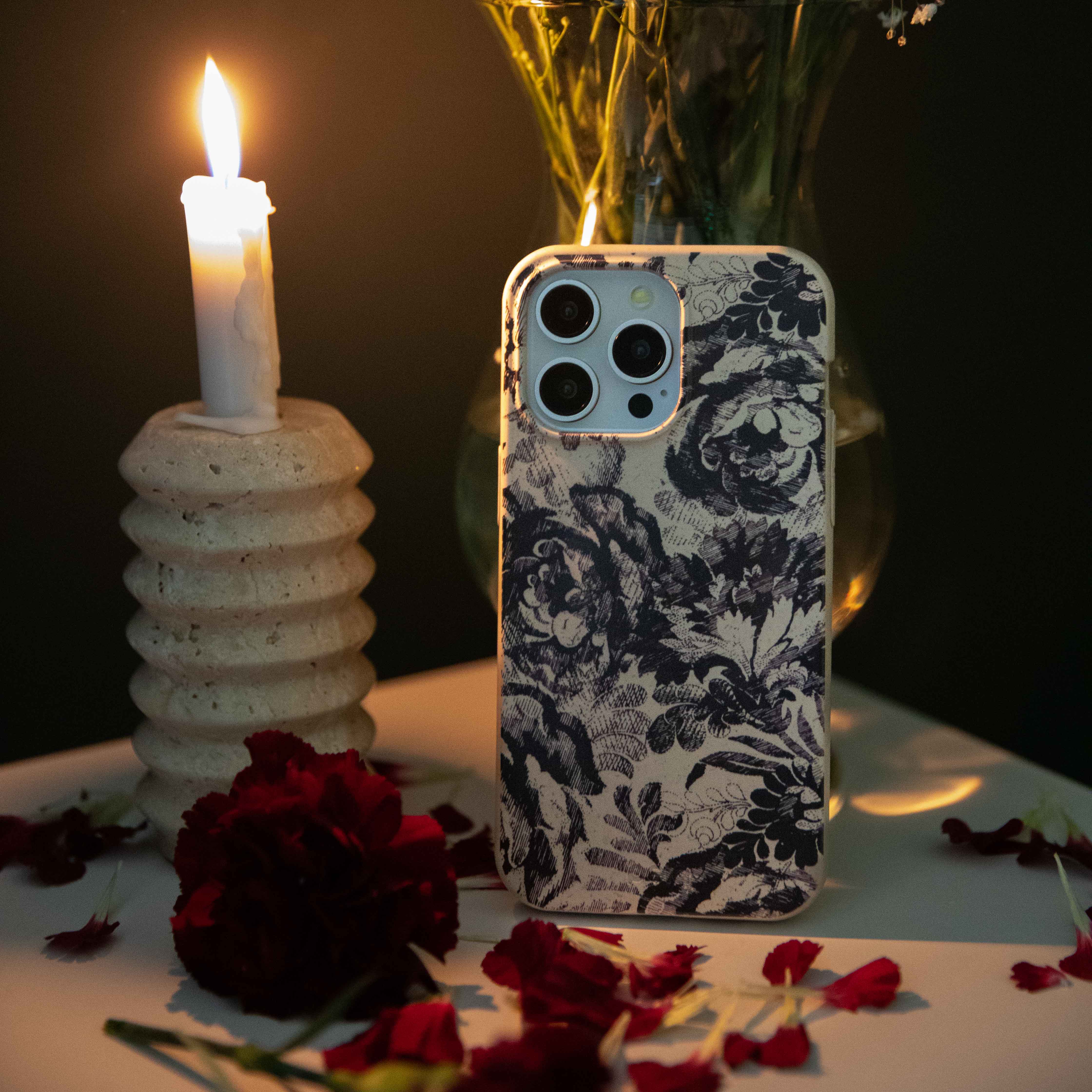 London Fog Petal Press iPhone 16e/17e Case - Image 2