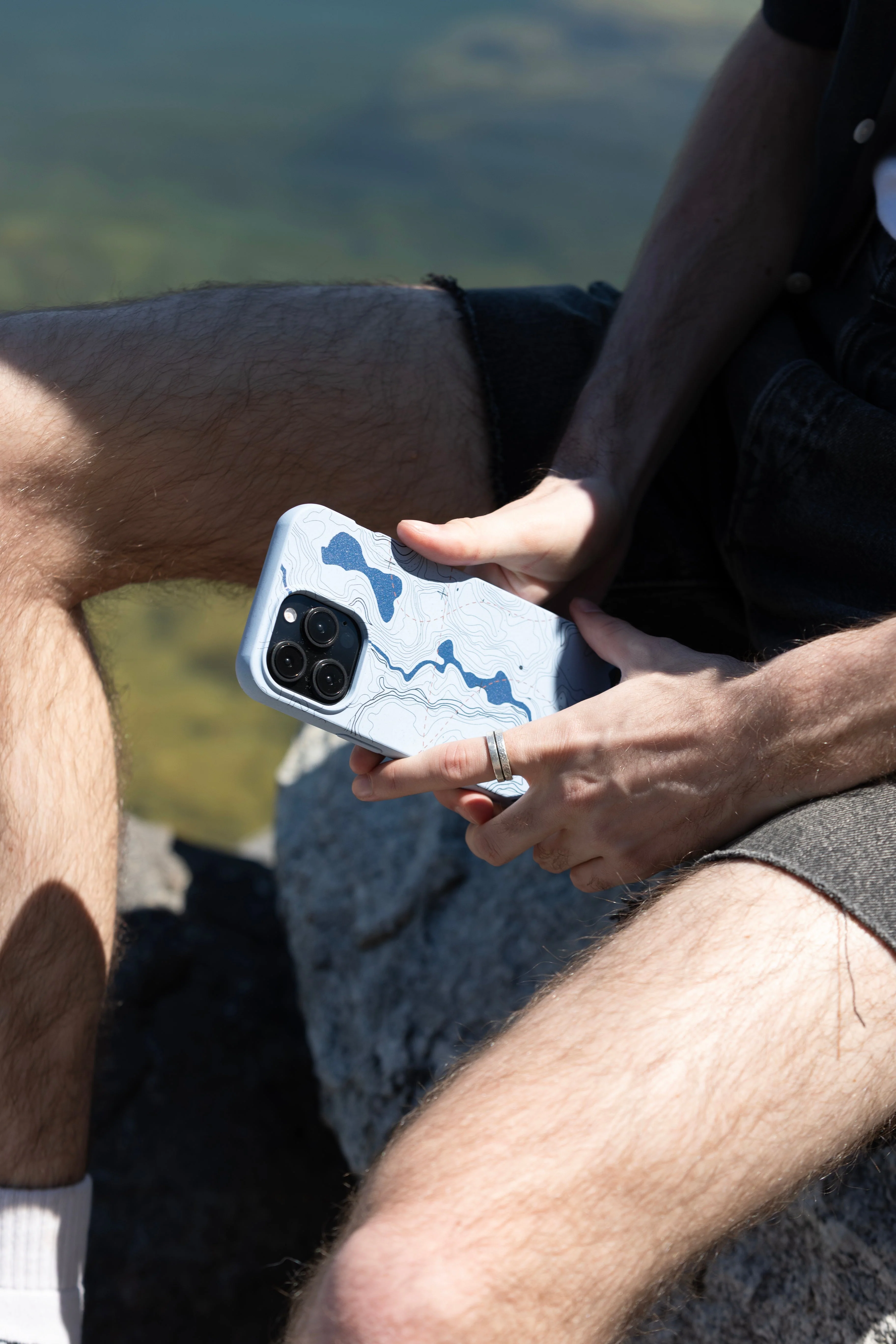 Powder Blue Contour Lines iPhone 16e/17e Case - Image 2