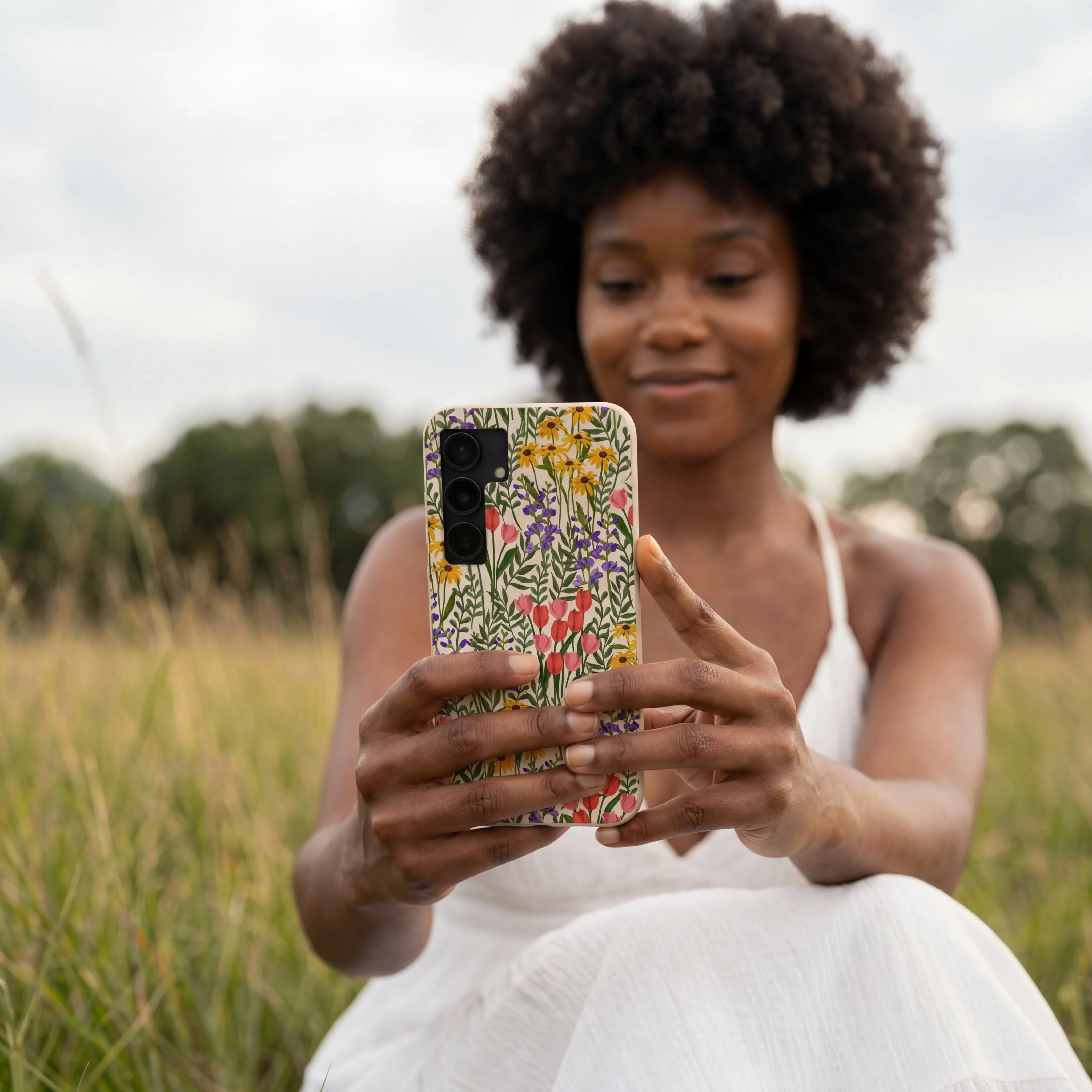 Seashell Flower Field Samsung Galaxy S24 Case - Image 2