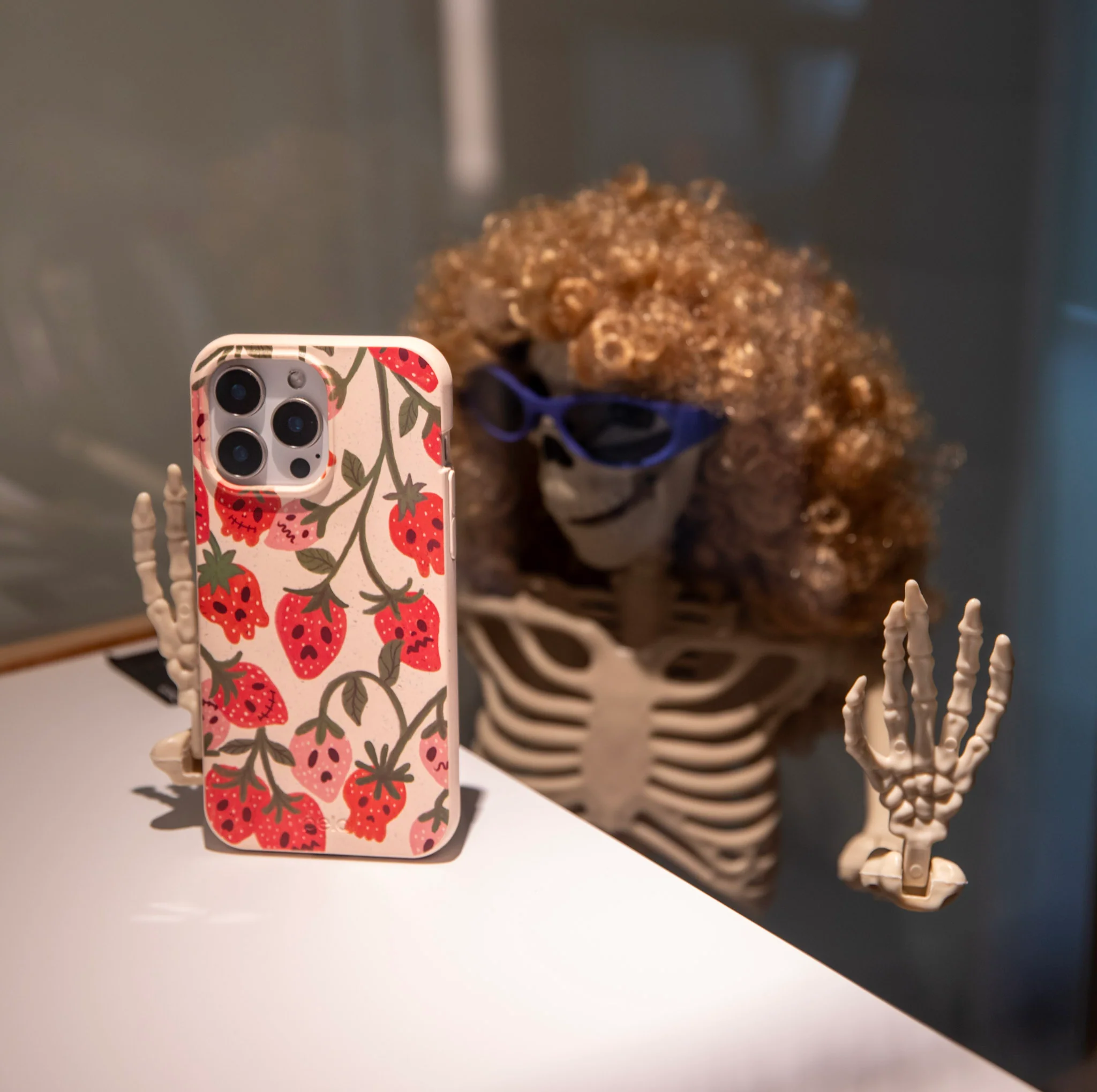 Seashell Strawboories Google Pixel 8 Pro Case - Image 6